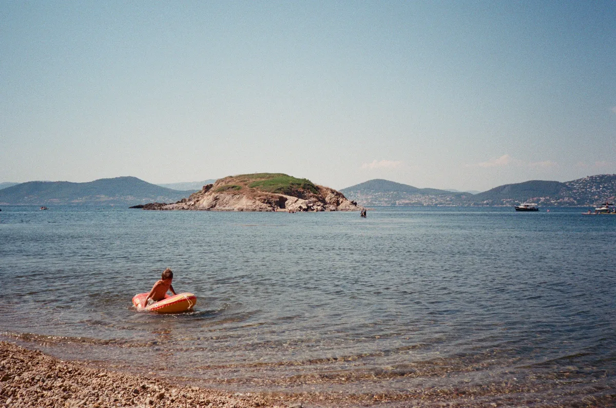 Photo by Matteo Negri