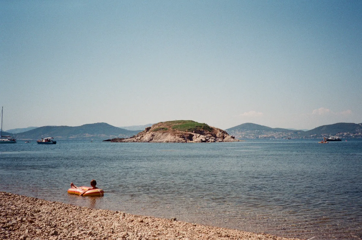 Photo by Matteo Negri